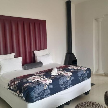 Dineo'S Lodge And Spa Burgersfort Eksteriør billede
