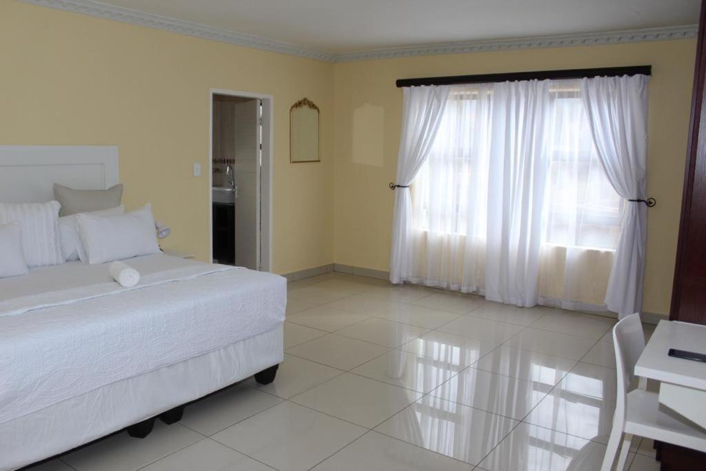 Dineo'S Lodge And Spa Burgersfort Eksteriør billede