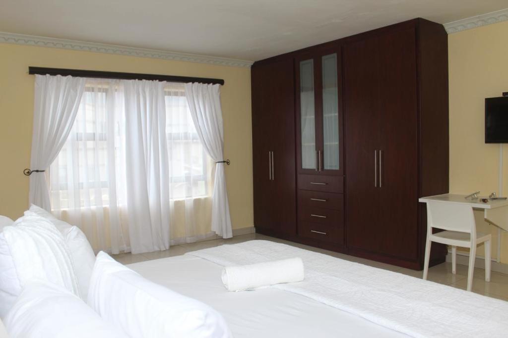 Dineo'S Lodge And Spa Burgersfort Eksteriør billede