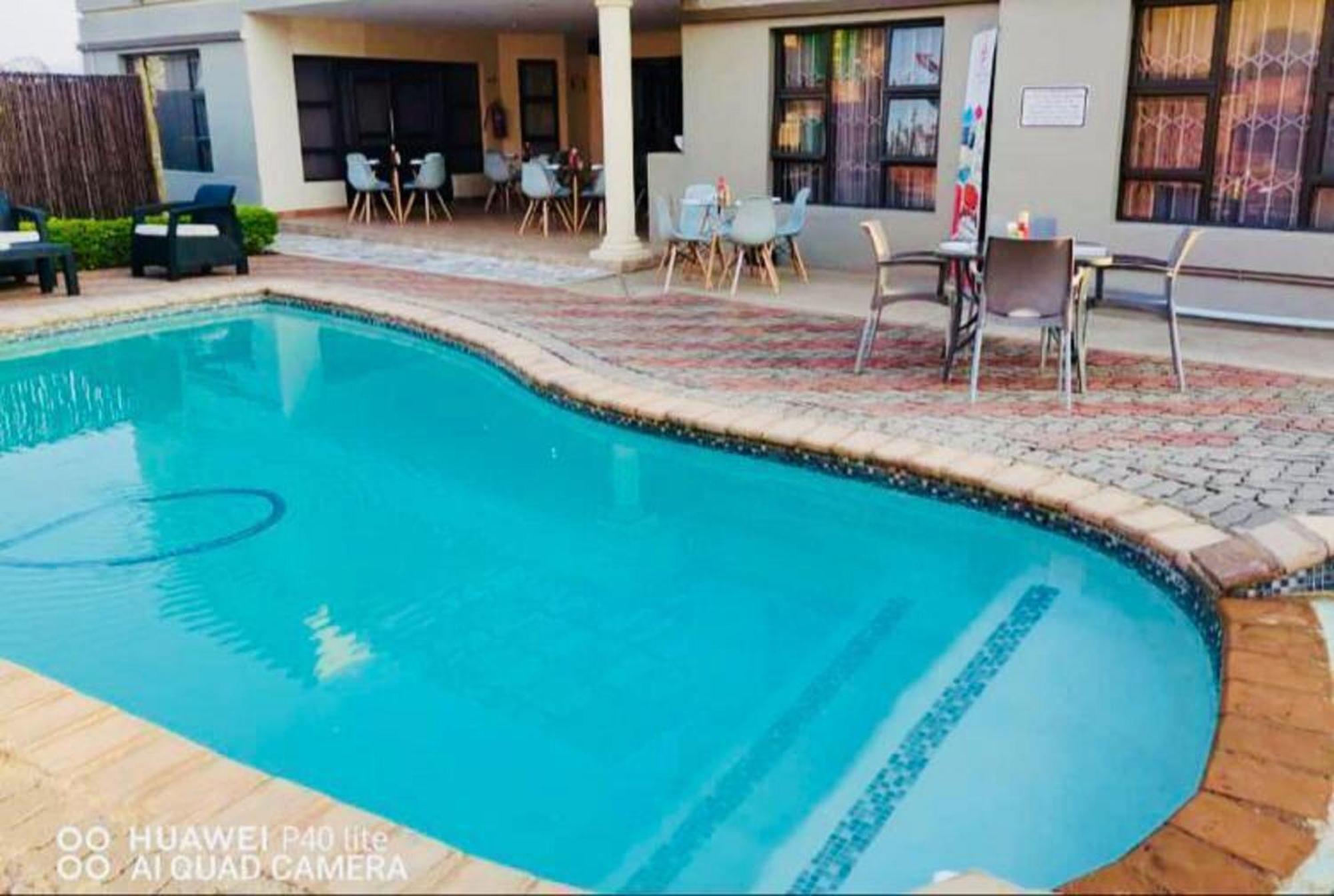 Dineo'S Lodge And Spa Burgersfort Eksteriør billede
