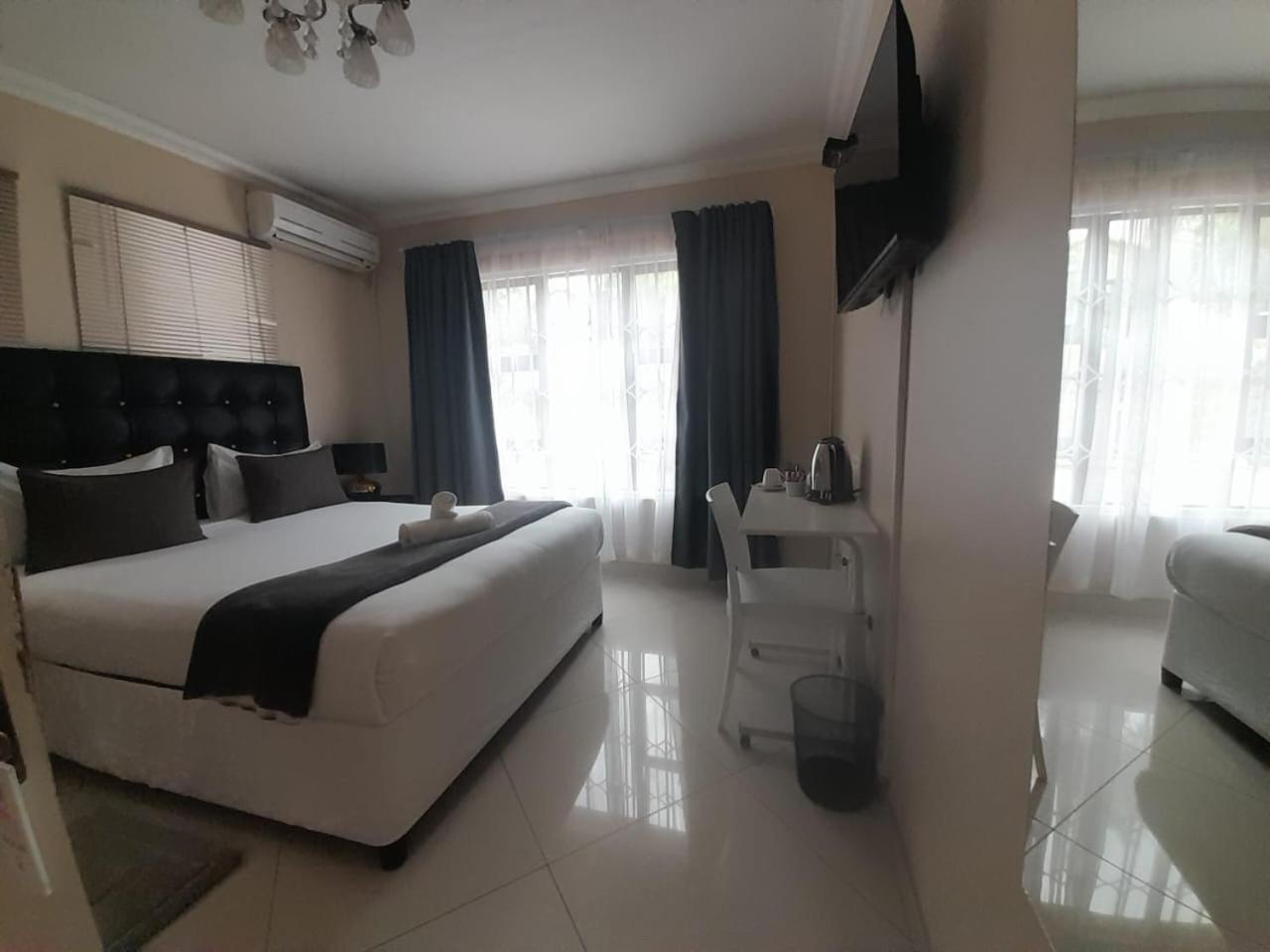 Dineo'S Lodge And Spa Burgersfort Eksteriør billede