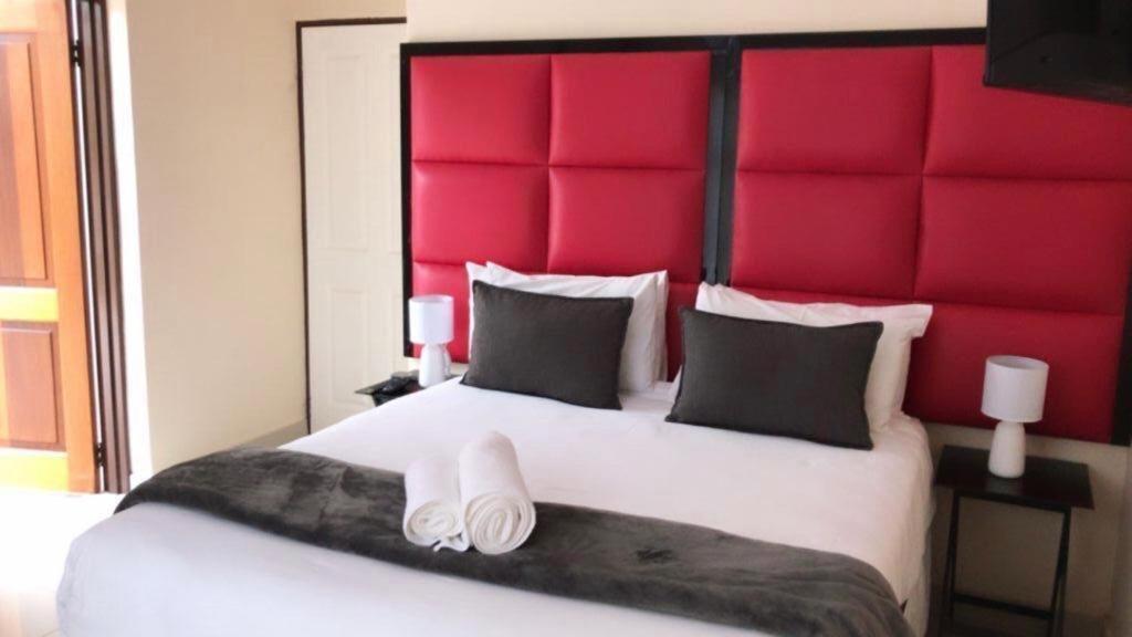 Dineo'S Lodge And Spa Burgersfort Eksteriør billede