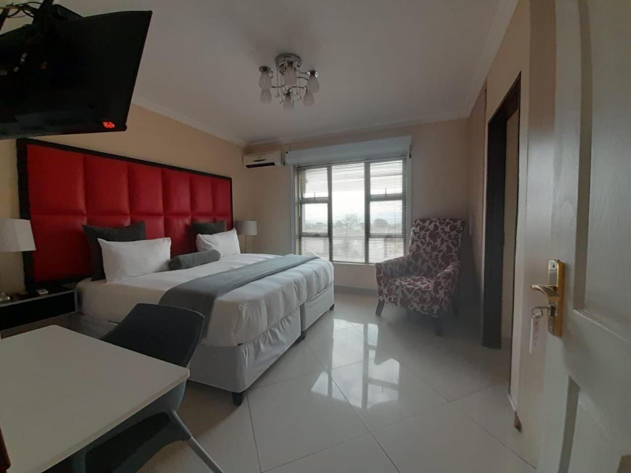 Dineo'S Lodge And Spa Burgersfort Eksteriør billede